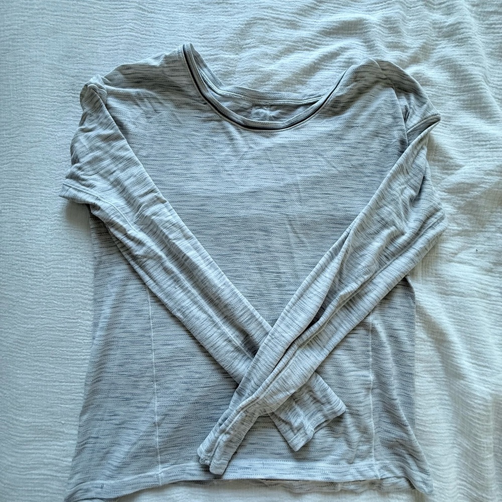 Lululemon Athletica Breeze Space Gray Longsleeve